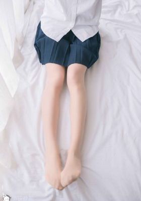 浪荡双性花唇磨桌角自慰_HD高清完整版